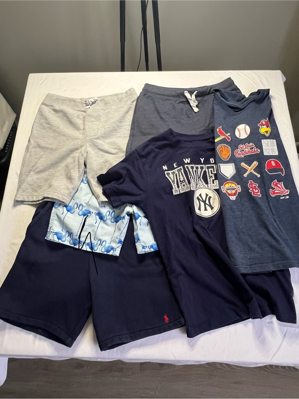 Lot of 5 New York Yankees Navy Graphic Tee + Mixed Shorts Lot